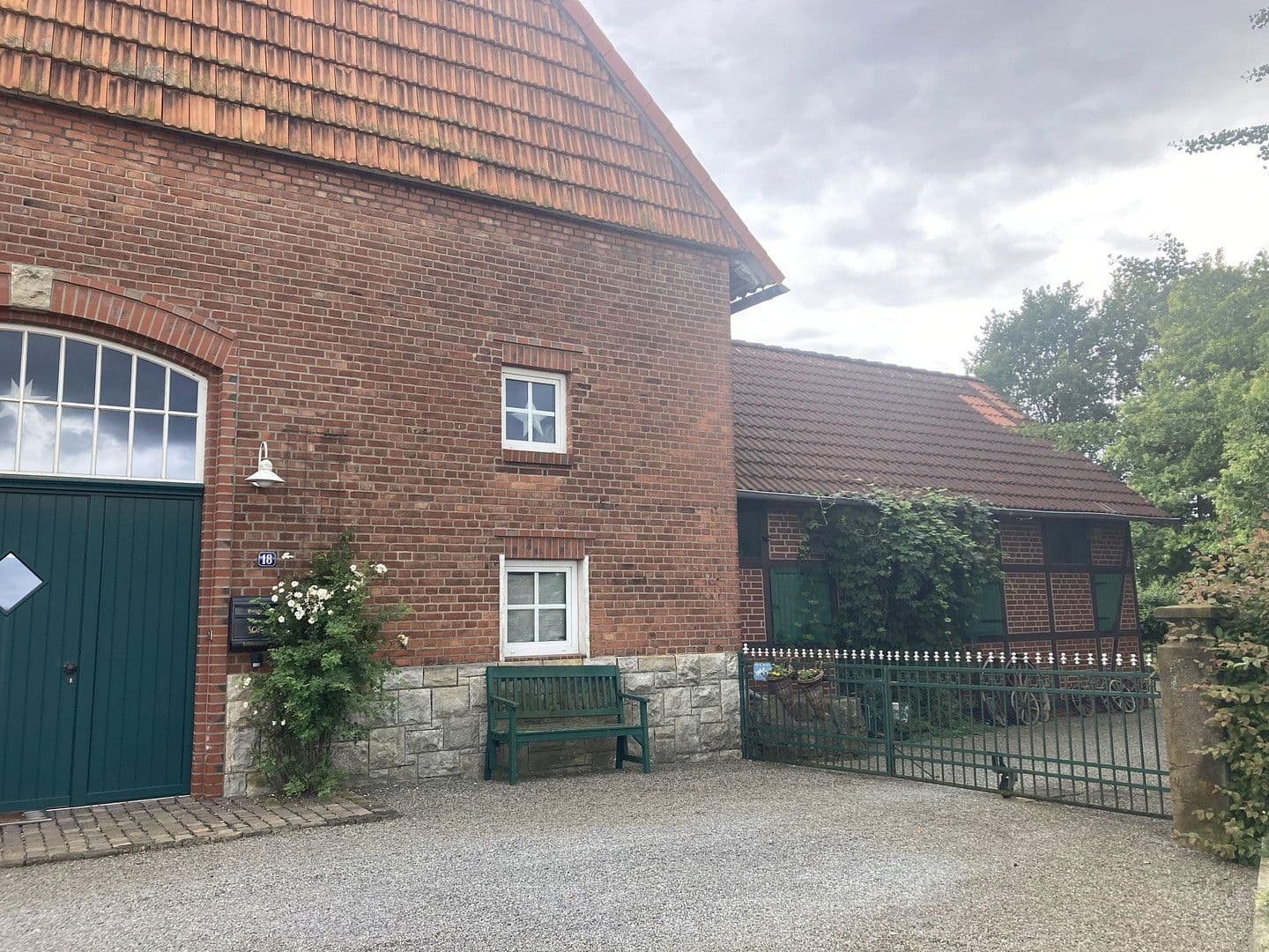 Prodej domu 180 m², pozemek 2.889 m², Nienstädt, Dolní Sasko Prodej domu 180 m², pozemek 2.889 m², Nienstädt, Dolní Sasko