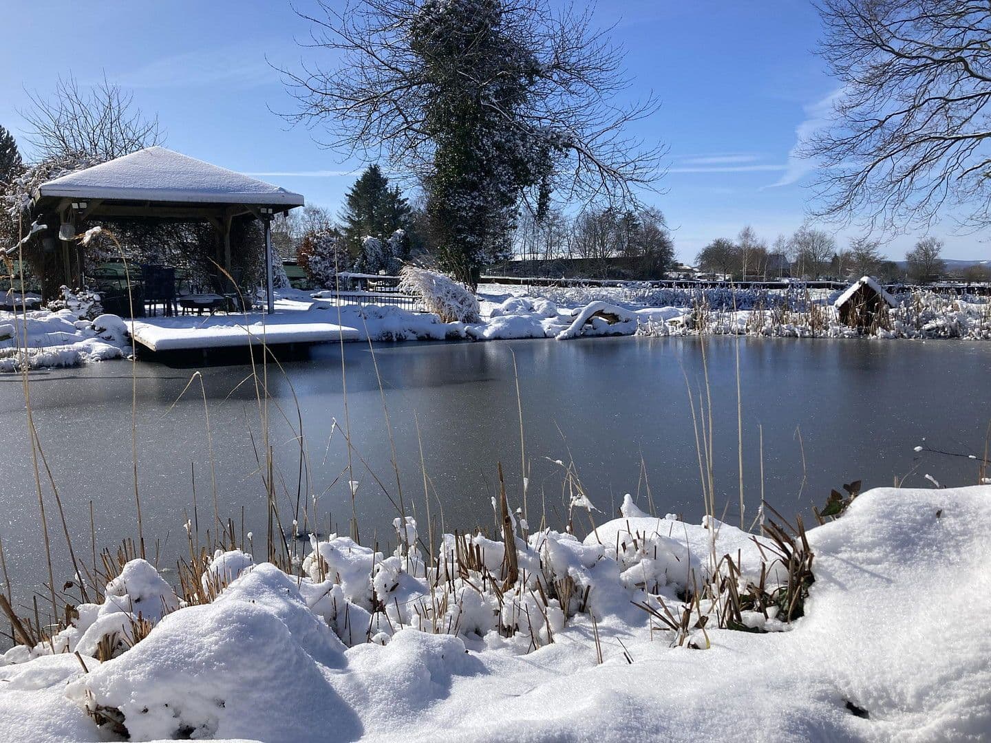 Prodej domu 180 m², pozemek 2.889 m², Nienstädt, Dolní Sasko Prodej domu 180 m², pozemek 2.889 m², Nienstädt, Dolní Sasko