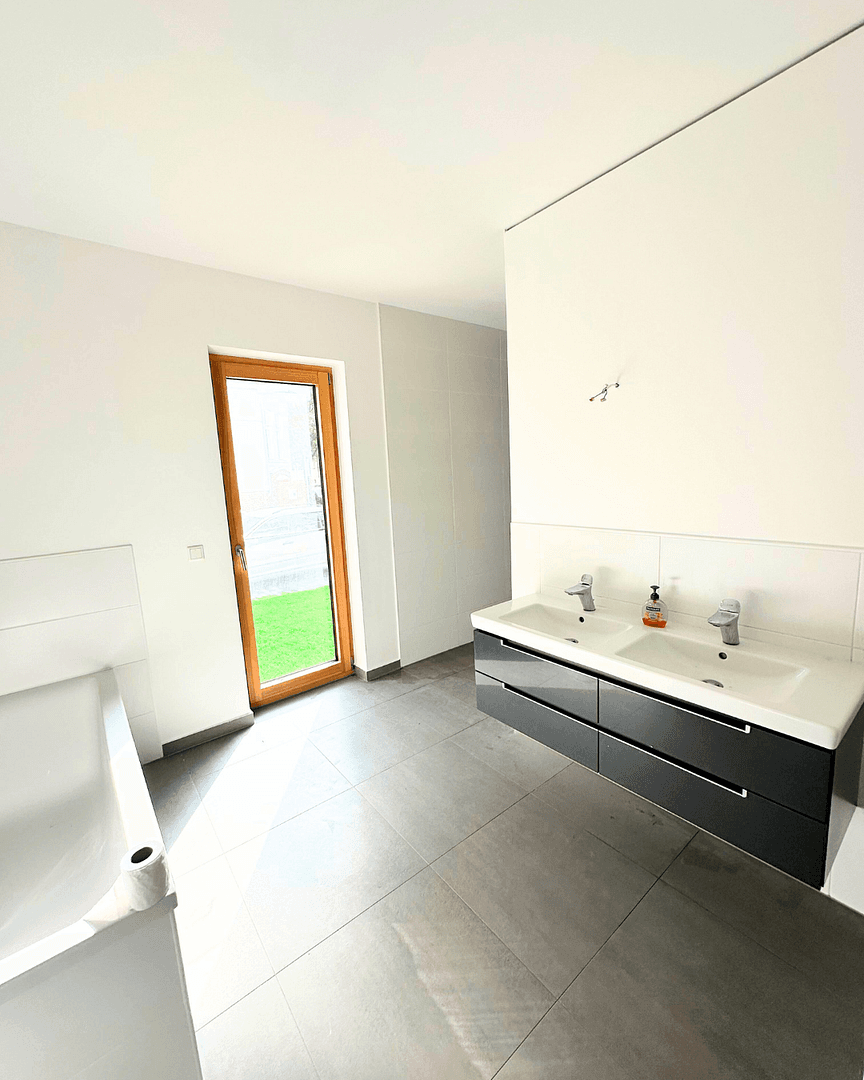 Pronájem bytu 5+1 198 m², Krachtstr., Berlin, Berlín Pronájem bytu 5+1 198 m², Krachtstr., Berlin, Berlín