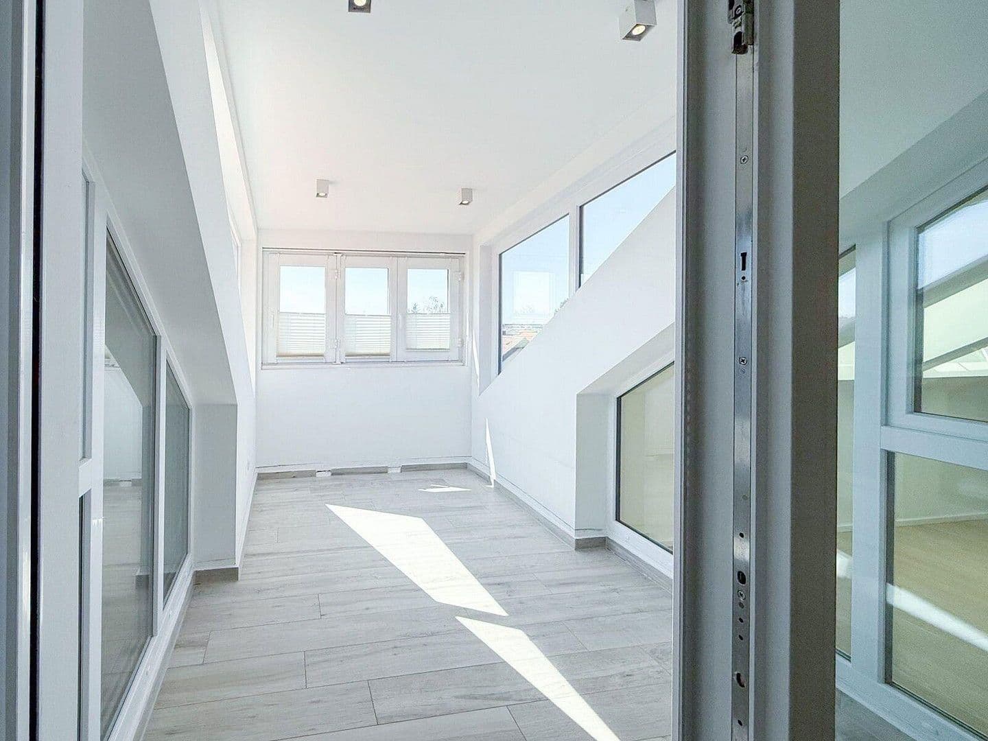 Prodej bytu 4+1 86 m², Höhenkirchen-Siegertsbrunn, Bavorsko Prodej bytu 4+1 86 m², Höhenkirchen-Siegertsbrunn, Bavorsko