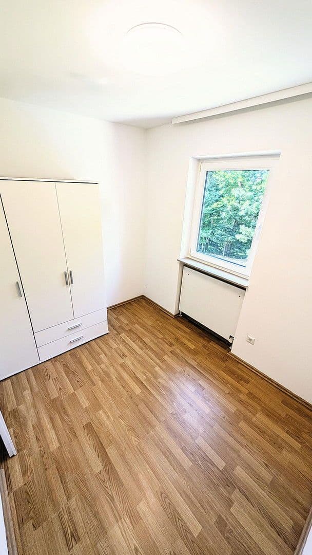 Pronájem bytu 4+1 107 m², Berlinerstrasse 36, Landstuhl, Porýní-Falc Pronájem bytu 4+1 107 m², Berlinerstrasse 36, Landstuhl, Porýní-Falc