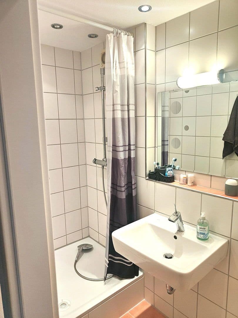 Prodej domu 136 m², pozemek 144 m², Sophie Tschorn Str. 71, Stuttgart, Bádensko-Württembersko Prodej domu 136 m², pozemek 144 m², Sophie Tschorn Str. 71, Stuttgart, Bádensko-Württembersko