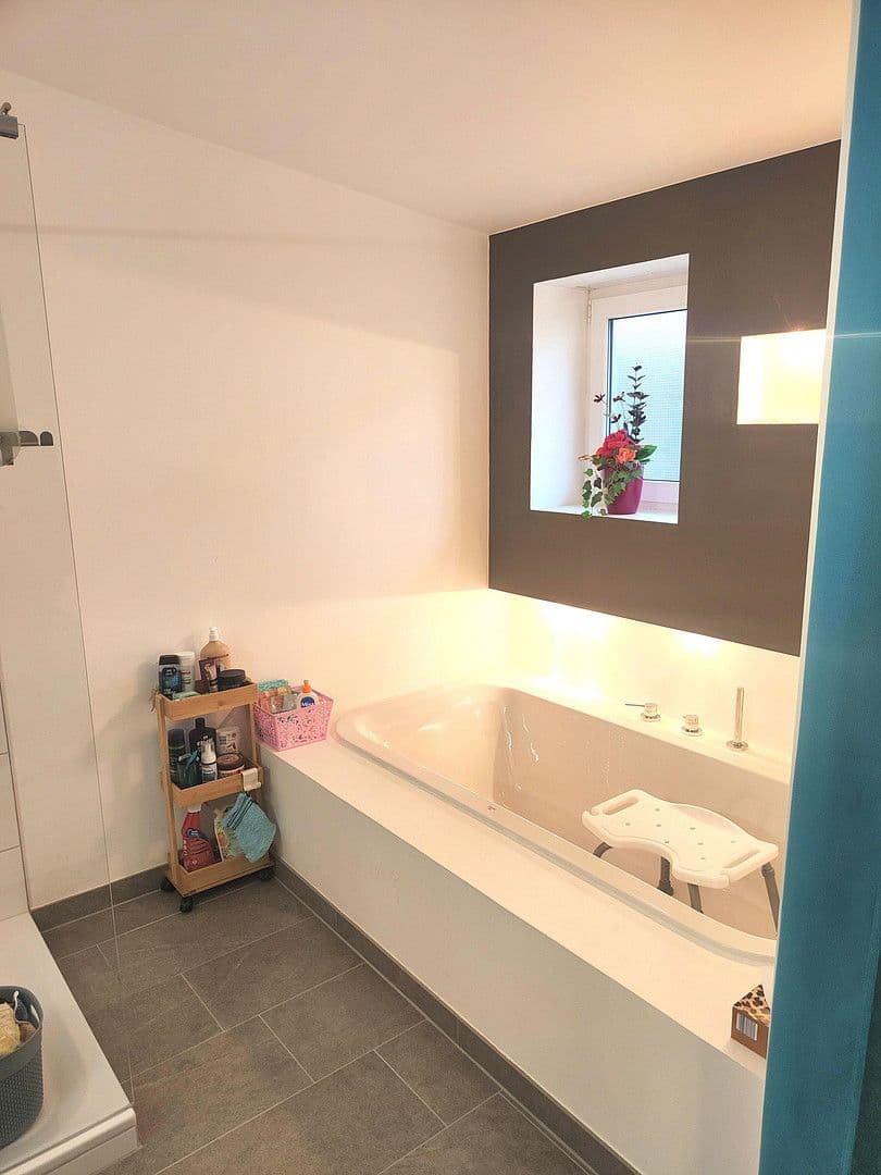 Prodej domu 136 m², pozemek 144 m², Sophie Tschorn Str. 71, Stuttgart, Bádensko-Württembersko Prodej domu 136 m², pozemek 144 m², Sophie Tschorn Str. 71, Stuttgart, Bádensko-Württembersko