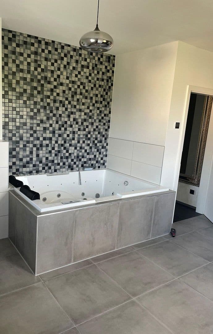 Prodej domu 160 m², pozemek 806 m², Scheppauer Weg 15, Königslutter am Elm, Dolní Sasko Prodej domu 160 m², pozemek 806 m², Scheppauer Weg 15, Königslutter am Elm, Dolní Sasko