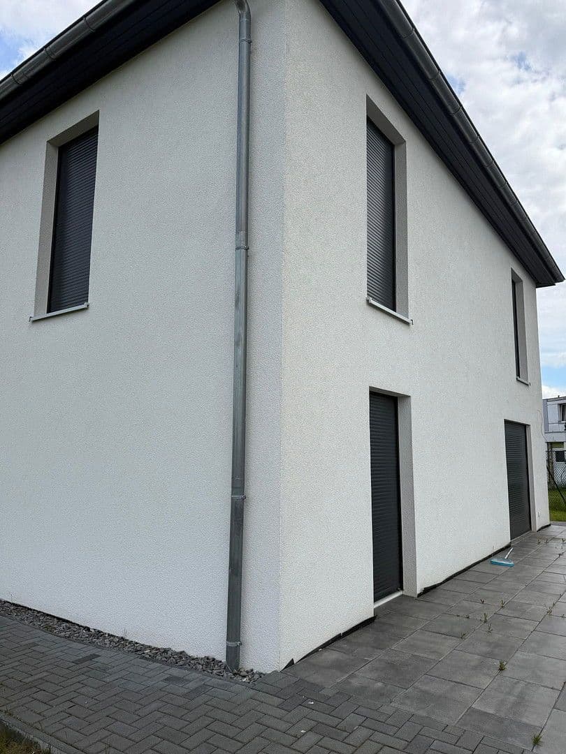 Prodej domu 160 m², pozemek 806 m², Scheppauer Weg 15, Königslutter am Elm, Dolní Sasko Prodej domu 160 m², pozemek 806 m², Scheppauer Weg 15, Königslutter am Elm, Dolní Sasko