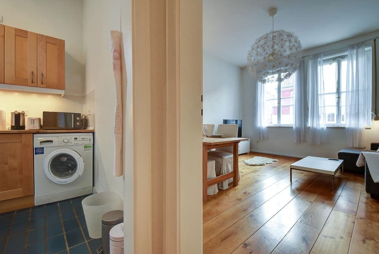 Pronájem bytu 2+1 52 m², Stuttgart, Bádensko-Württembersko Pronájem bytu 2+1 52 m², Stuttgart, Bádensko-Württembersko