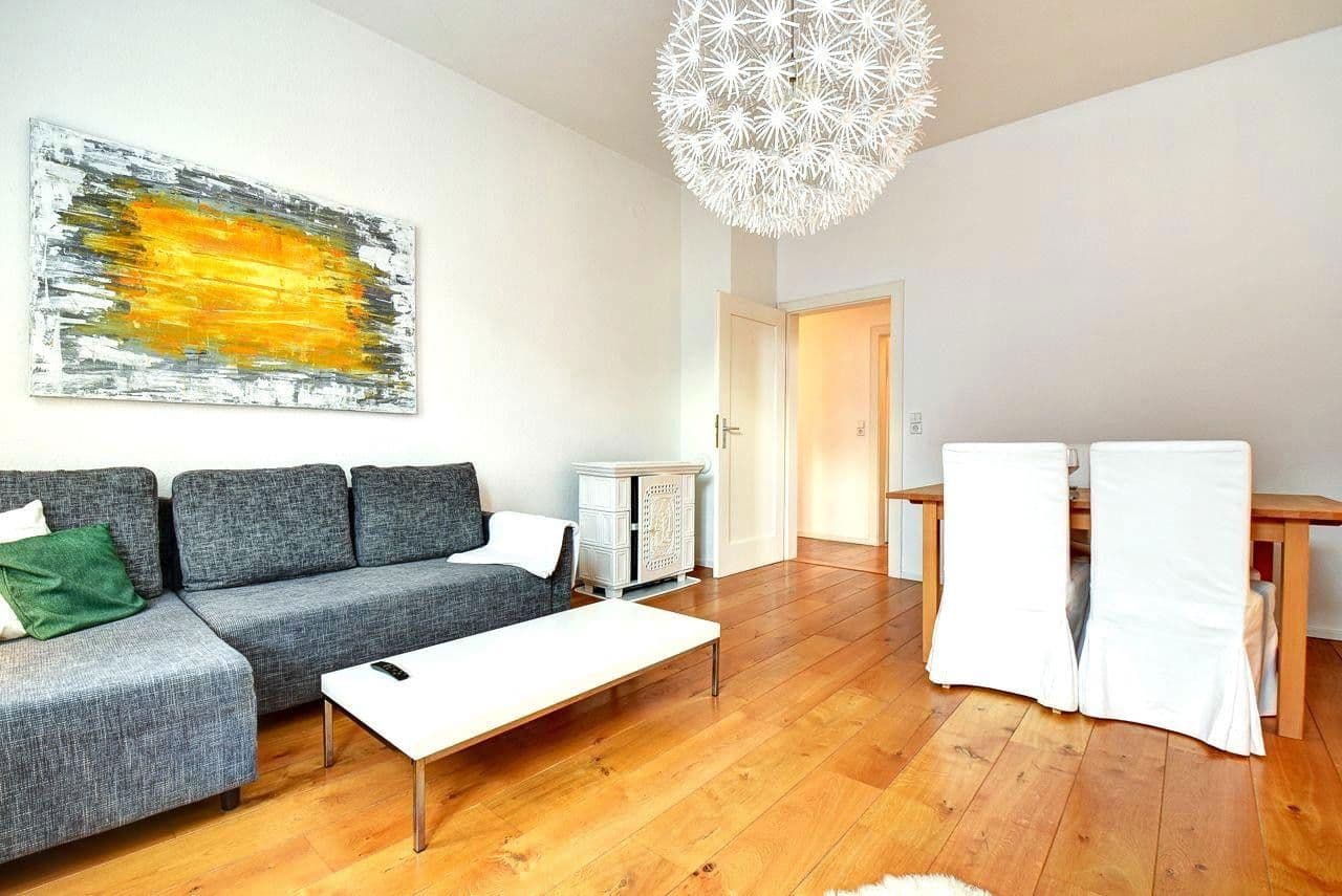 Pronájem bytu 2+1 52 m², Stuttgart, Bádensko-Württembersko Pronájem bytu 2+1 52 m², Stuttgart, Bádensko-Württembersko