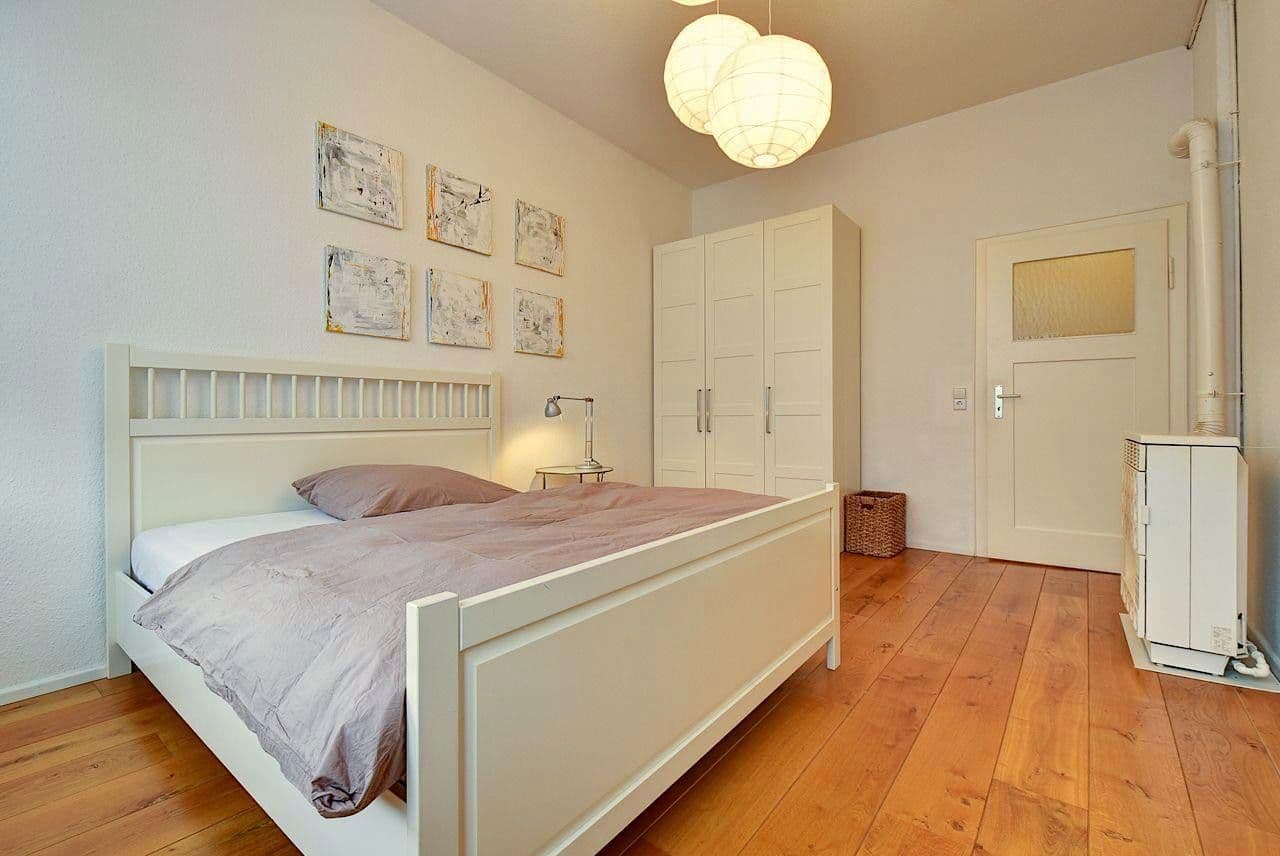 Pronájem bytu 2+1 52 m², Stuttgart, Bádensko-Württembersko Pronájem bytu 2+1 52 m², Stuttgart, Bádensko-Württembersko