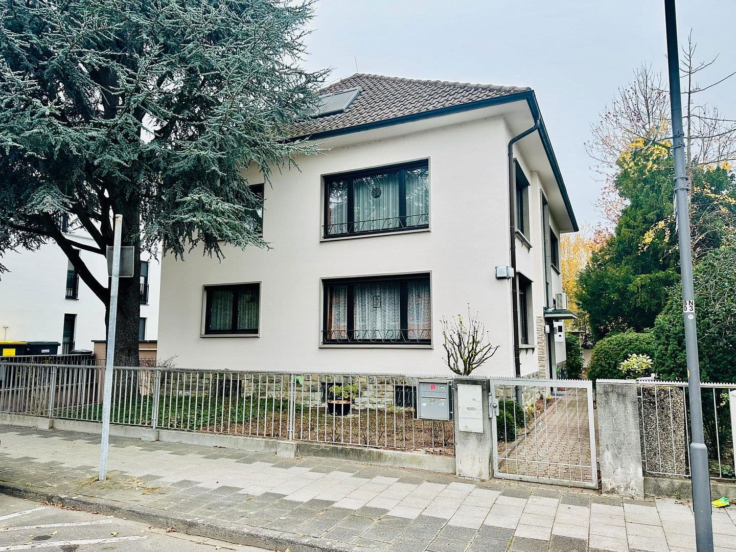 Prodej domu 300 m², pozemek 688 m², Wiesenstraße, Offenbach am Main, Hessen Prodej domu 300 m², pozemek 688 m², Wiesenstraße, Offenbach am Main, Hessen