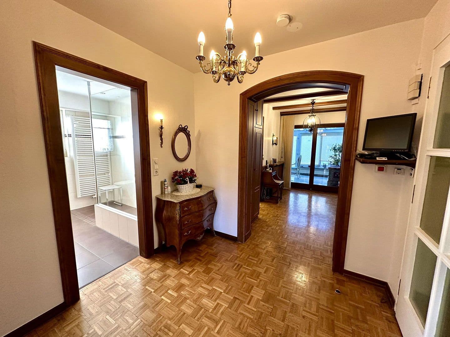 Prodej domu 300 m², pozemek 688 m², Wiesenstraße, Offenbach am Main, Hessen Prodej domu 300 m², pozemek 688 m², Wiesenstraße, Offenbach am Main, Hessen