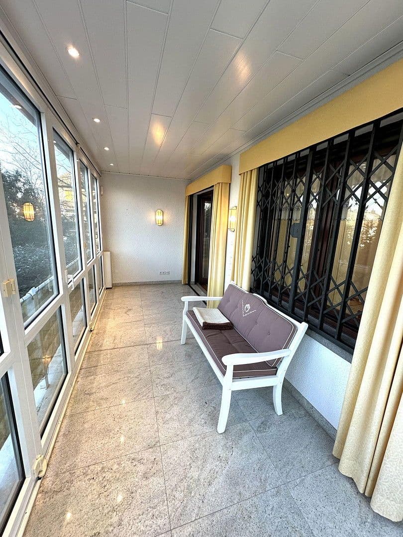 Prodej domu 300 m², pozemek 688 m², Wiesenstraße, Offenbach am Main, Hessen Prodej domu 300 m², pozemek 688 m², Wiesenstraße, Offenbach am Main, Hessen