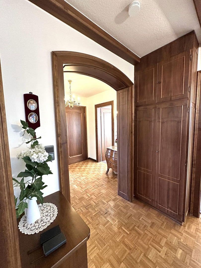 Prodej domu 300 m², pozemek 688 m², Wiesenstraße, Offenbach am Main, Hessen Prodej domu 300 m², pozemek 688 m², Wiesenstraße, Offenbach am Main, Hessen