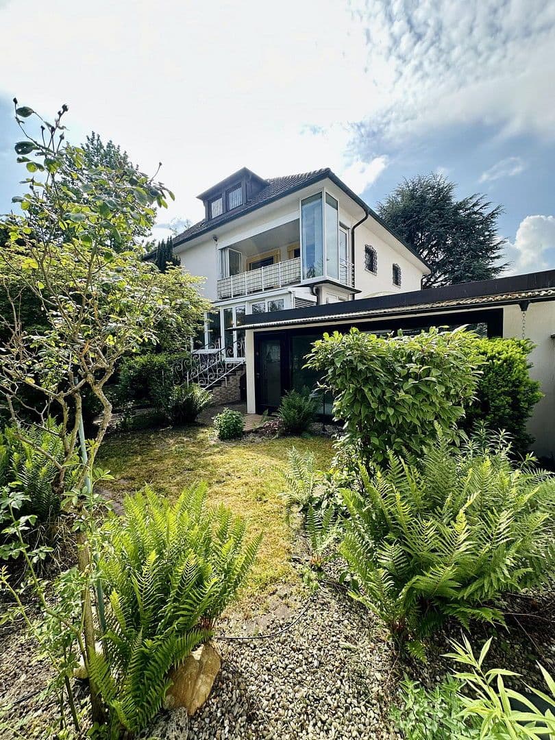 Prodej domu 300 m², pozemek 688 m², Wiesenstraße, Offenbach am Main, Hessen Prodej domu 300 m², pozemek 688 m², Wiesenstraße, Offenbach am Main, Hessen