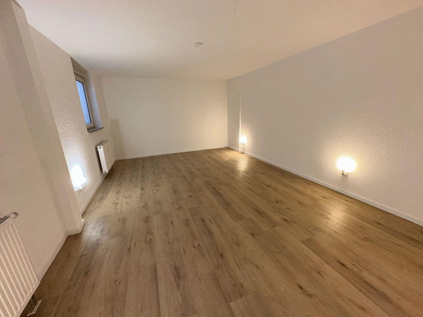 Pronájem bytu 1+1 45 m², Fliederweg 24, Zellingen, Bavorsko Pronájem bytu 1+1 45 m², Fliederweg 24, Zellingen, Bavorsko