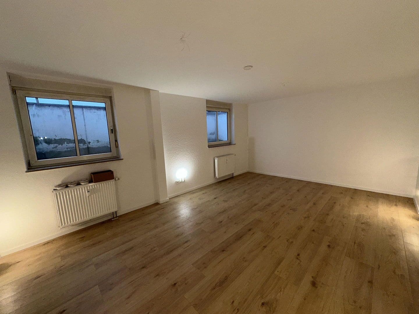 Pronájem bytu 1+1 45 m², Fliederweg 24, Zellingen, Bavorsko Pronájem bytu 1+1 45 m², Fliederweg 24, Zellingen, Bavorsko