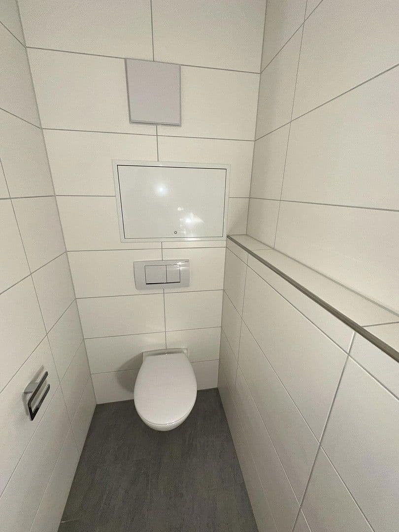 Pronájem bytu 1+1 45 m², Fliederweg 24, Zellingen, Bavorsko Pronájem bytu 1+1 45 m², Fliederweg 24, Zellingen, Bavorsko