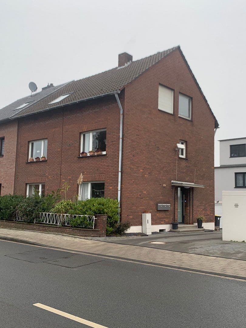Pronájem bytu 2+1 63 m², Schulstr. 124, Duisburg, Severní Porýní-Vestfálsko Pronájem bytu 2+1 63 m², Schulstr. 124, Duisburg, Severní Porýní-Vestfálsko
