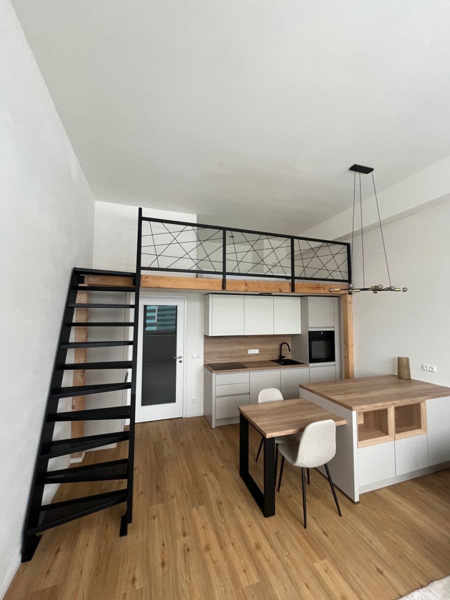 Pronájem bytu 1+kk 38 m², Malešická, Praha, Praha Pronájem bytu 1+kk 38 m², Malešická, Praha, Praha
