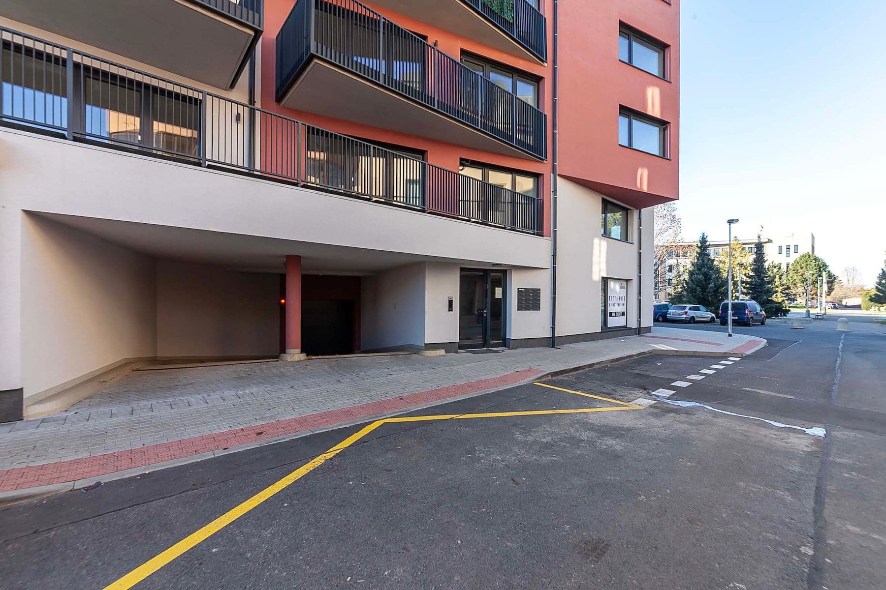 Prodej bytu 41 m², U Hotelu, Praha, Praha Prodej bytu 41 m², U Hotelu, Praha, Praha