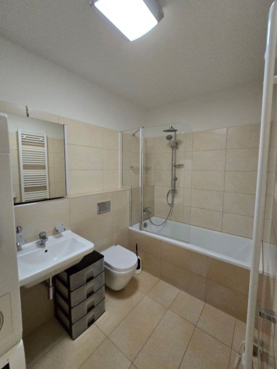 Pronájem bytu 3+kk 86 m², Modrého, Praha, Praha Pronájem bytu 3+kk 86 m², Modrého, Praha, Praha