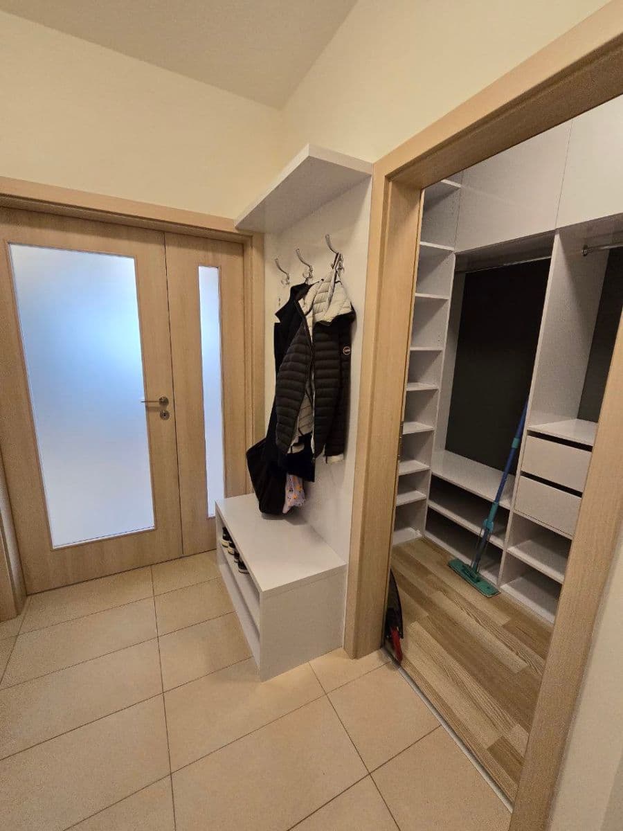 Pronájem bytu 3+kk 86 m², Modrého, Praha, Praha Pronájem bytu 3+kk 86 m², Modrého, Praha, Praha