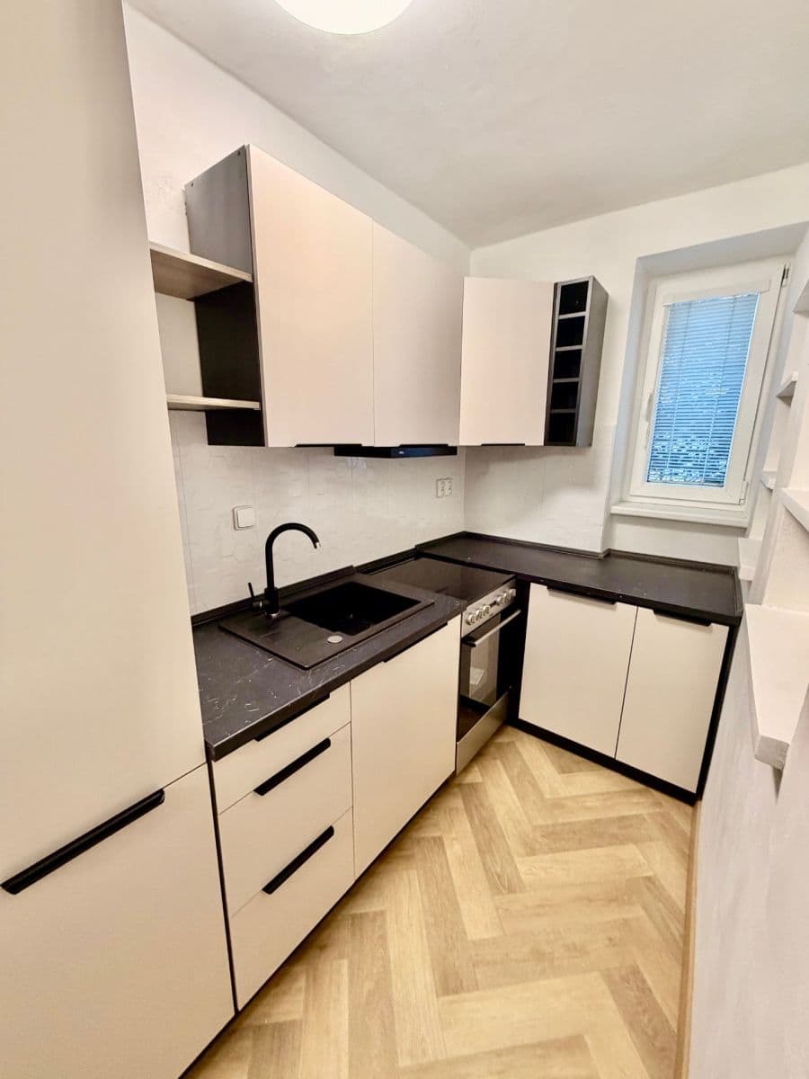 Pronájem bytu 3+1 56 m², Podkrušnohorská, Litvínov, Ústecký kraj Pronájem bytu 3+1 56 m², Podkrušnohorská, Litvínov, Ústecký kraj