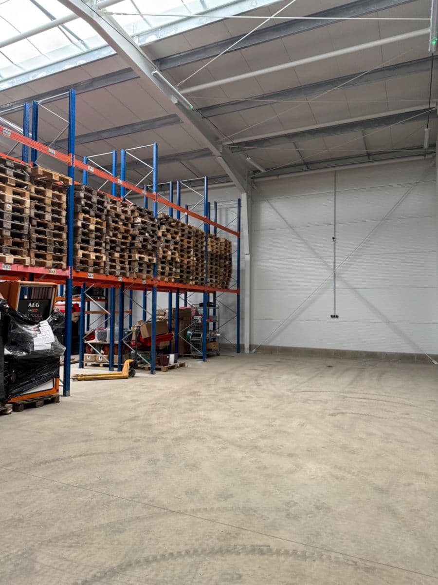 Pronájem nebytového prostoru 800 m², 3322, Jiřice, Středočeský kraj Pronájem nebytového prostoru 800 m², 3322, Jiřice, Středočeský kraj