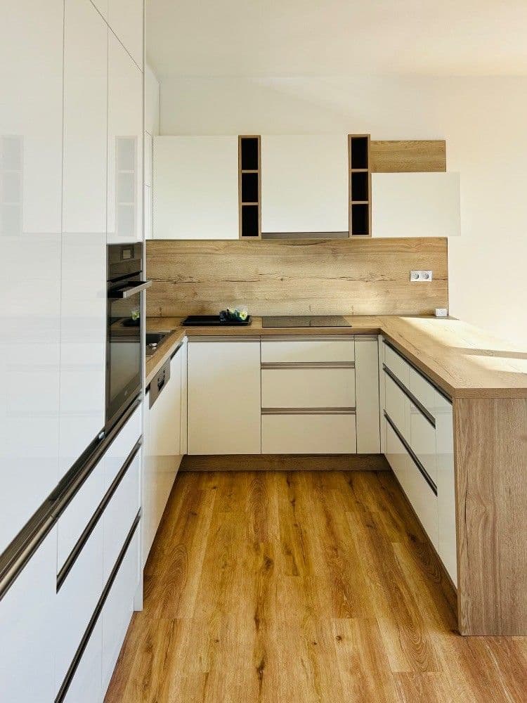 Pronájem bytu 3+kk 81 m², České Vrbné, České Budějovice, Jihočeský kraj Pronájem bytu 3+kk 81 m², České Vrbné, České Budějovice, Jihočeský kraj