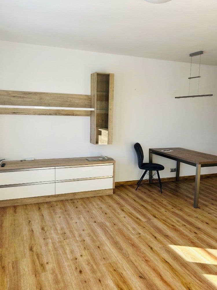 Pronájem bytu 3+kk 81 m², České Vrbné, České Budějovice, Jihočeský kraj Pronájem bytu 3+kk 81 m², České Vrbné, České Budějovice, Jihočeský kraj