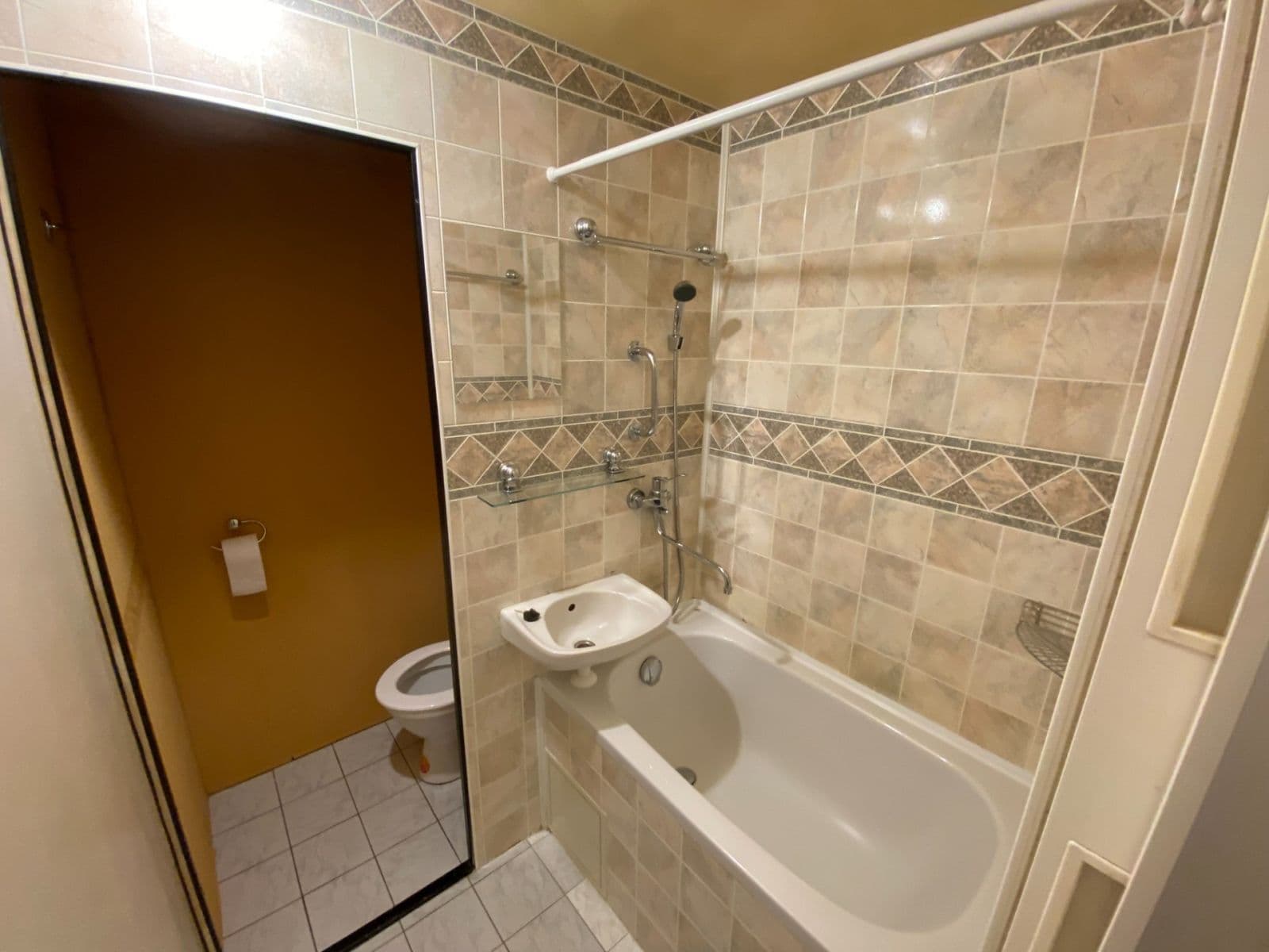 Prodej bytu 1+kk 22 m², Hilarova, Ústí nad Labem, Ústecký kraj Prodej bytu 1+kk 22 m², Hilarova, Ústí nad Labem, Ústecký kraj