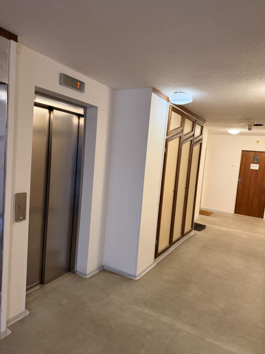 Prodej bytu 1+kk 18 m², Na Okruhu, Praha, Praha Prodej bytu 1+kk 18 m², Na Okruhu, Praha, Praha