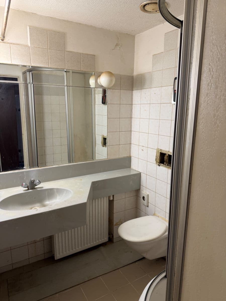 Prodej bytu 1+kk 18 m², Na Okruhu, Praha, Praha Prodej bytu 1+kk 18 m², Na Okruhu, Praha, Praha