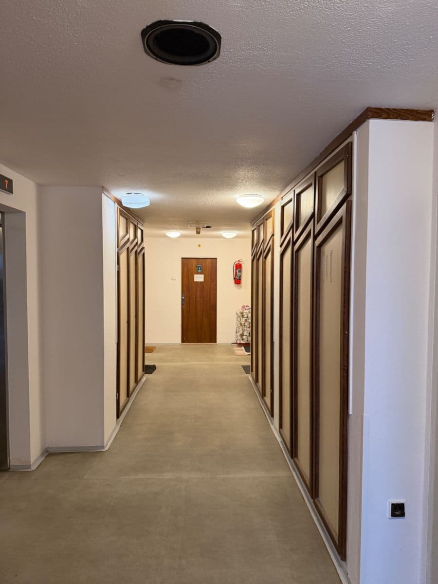 Prodej bytu 1+kk 18 m², Na Okruhu, Praha, Praha Prodej bytu 1+kk 18 m², Na Okruhu, Praha, Praha