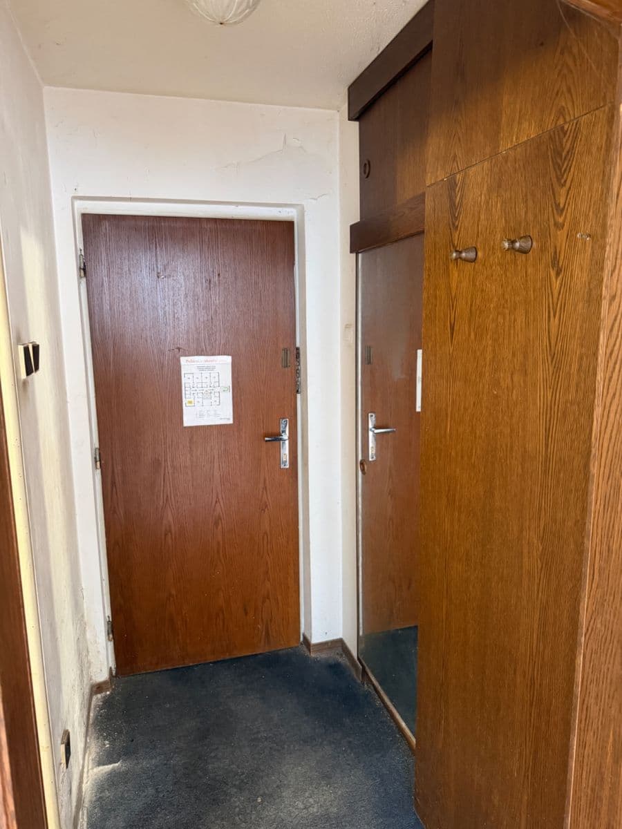 Prodej bytu 1+kk 18 m², Na Okruhu, Praha, Praha Prodej bytu 1+kk 18 m², Na Okruhu, Praha, Praha