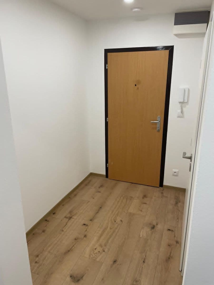 Pronájem bytu 2+1 43 m², Ciolkovského, Praha, Praha Pronájem bytu 2+1 43 m², Ciolkovského, Praha, Praha