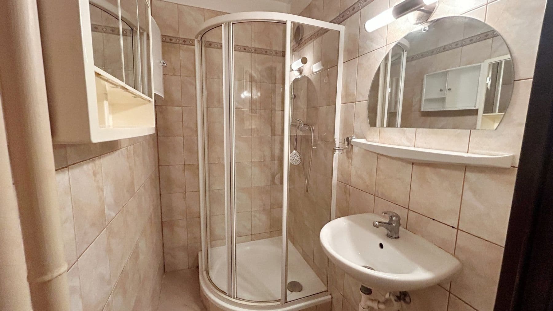 Pronájem bytu 2+kk 49 m², Poděbradova, Kladno, Středočeský kraj Pronájem bytu 2+kk 49 m², Poděbradova, Kladno, Středočeský kraj