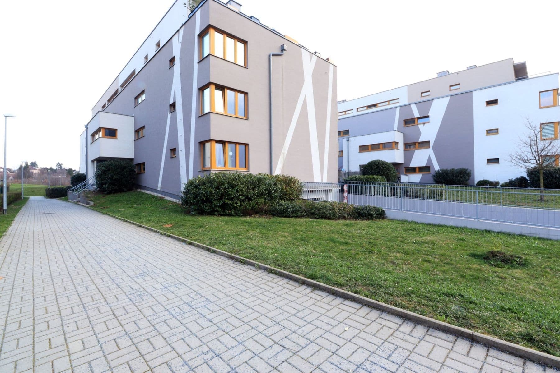 Pronájem bytu 2+kk 50 m², U Hostavického potoka, Praha, Praha Pronájem bytu 2+kk 50 m², U Hostavického potoka, Praha, Praha