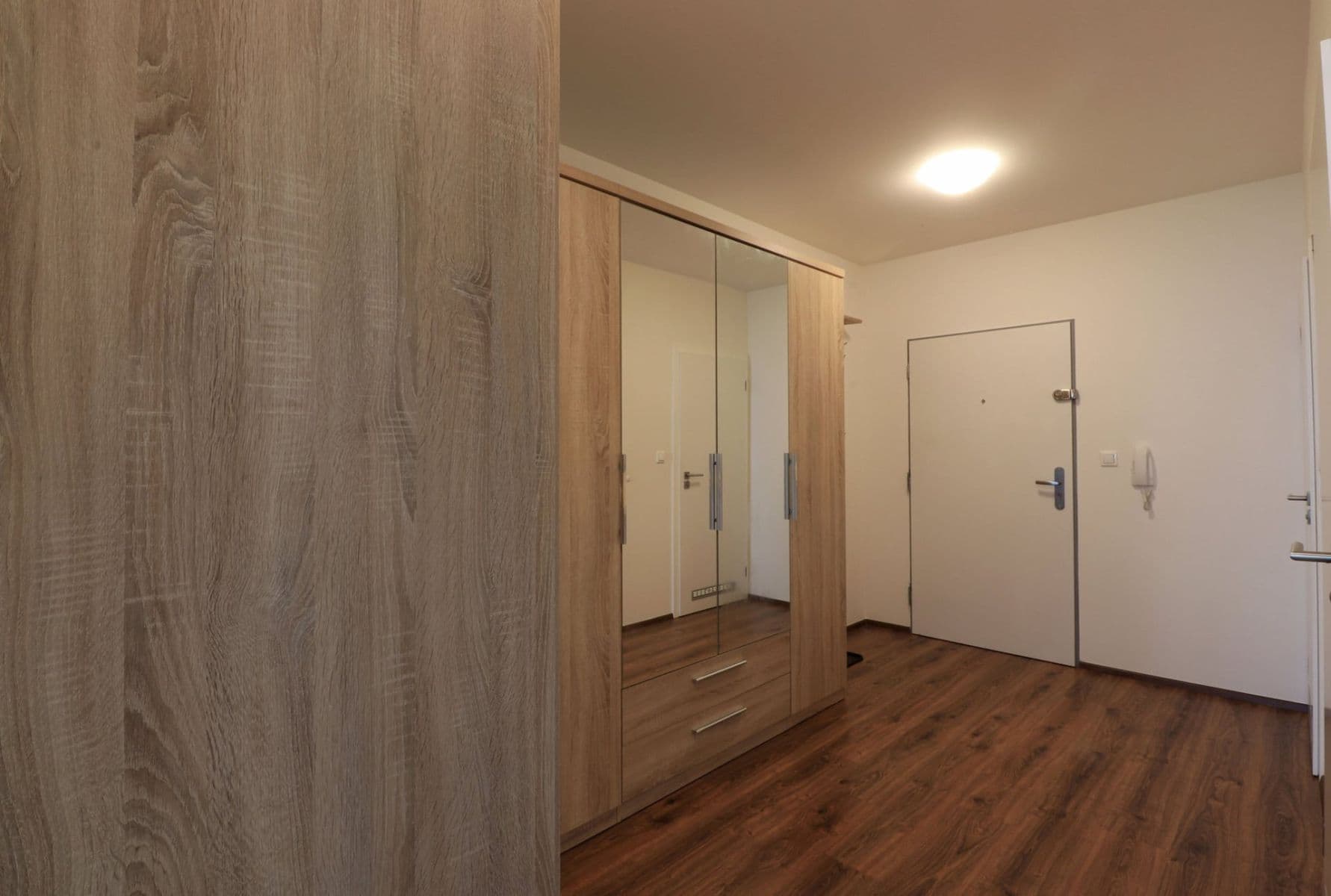 Pronájem bytu 2+kk 50 m², U Hostavického potoka, Praha, Praha Pronájem bytu 2+kk 50 m², U Hostavického potoka, Praha, Praha