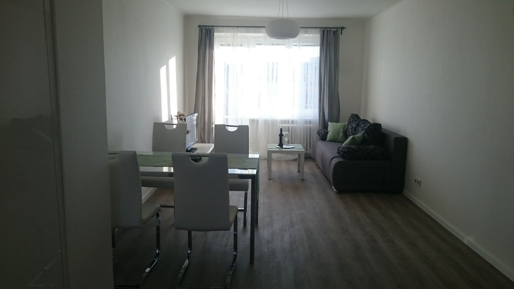 Pronájem bytu 2+kk 54 m², Pod Lipami, Praha, Praha Pronájem bytu 2+kk 54 m², Pod Lipami, Praha, Praha