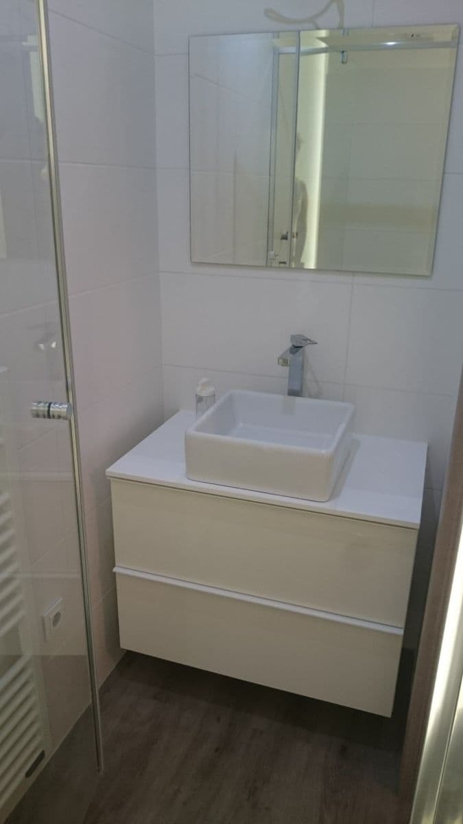 Pronájem bytu 2+kk 54 m², Pod Lipami, Praha, Praha Pronájem bytu 2+kk 54 m², Pod Lipami, Praha, Praha