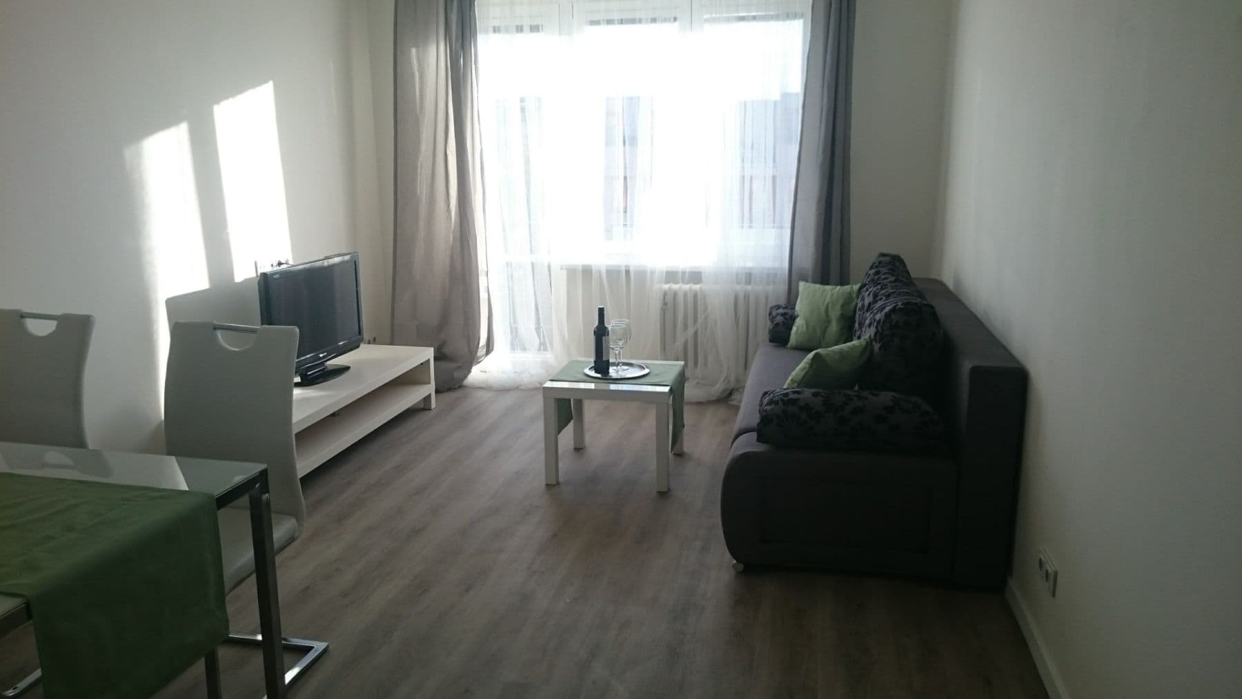 Pronájem bytu 2+kk 54 m², Pod Lipami, Praha, Praha Pronájem bytu 2+kk 54 m², Pod Lipami, Praha, Praha