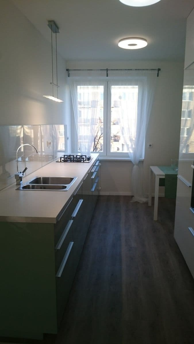 Pronájem bytu 2+kk 54 m², Pod Lipami, Praha, Praha Pronájem bytu 2+kk 54 m², Pod Lipami, Praha, Praha