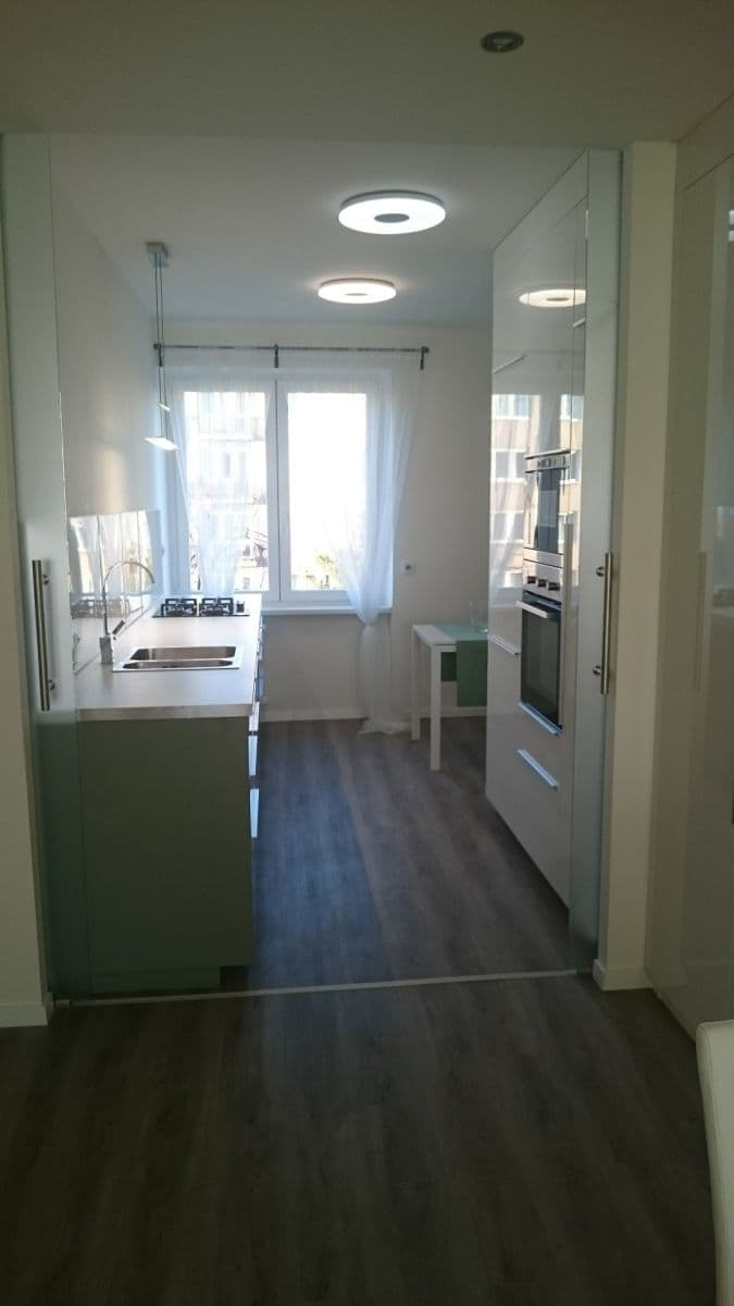 Pronájem bytu 2+kk 54 m², Pod Lipami, Praha, Praha Pronájem bytu 2+kk 54 m², Pod Lipami, Praha, Praha