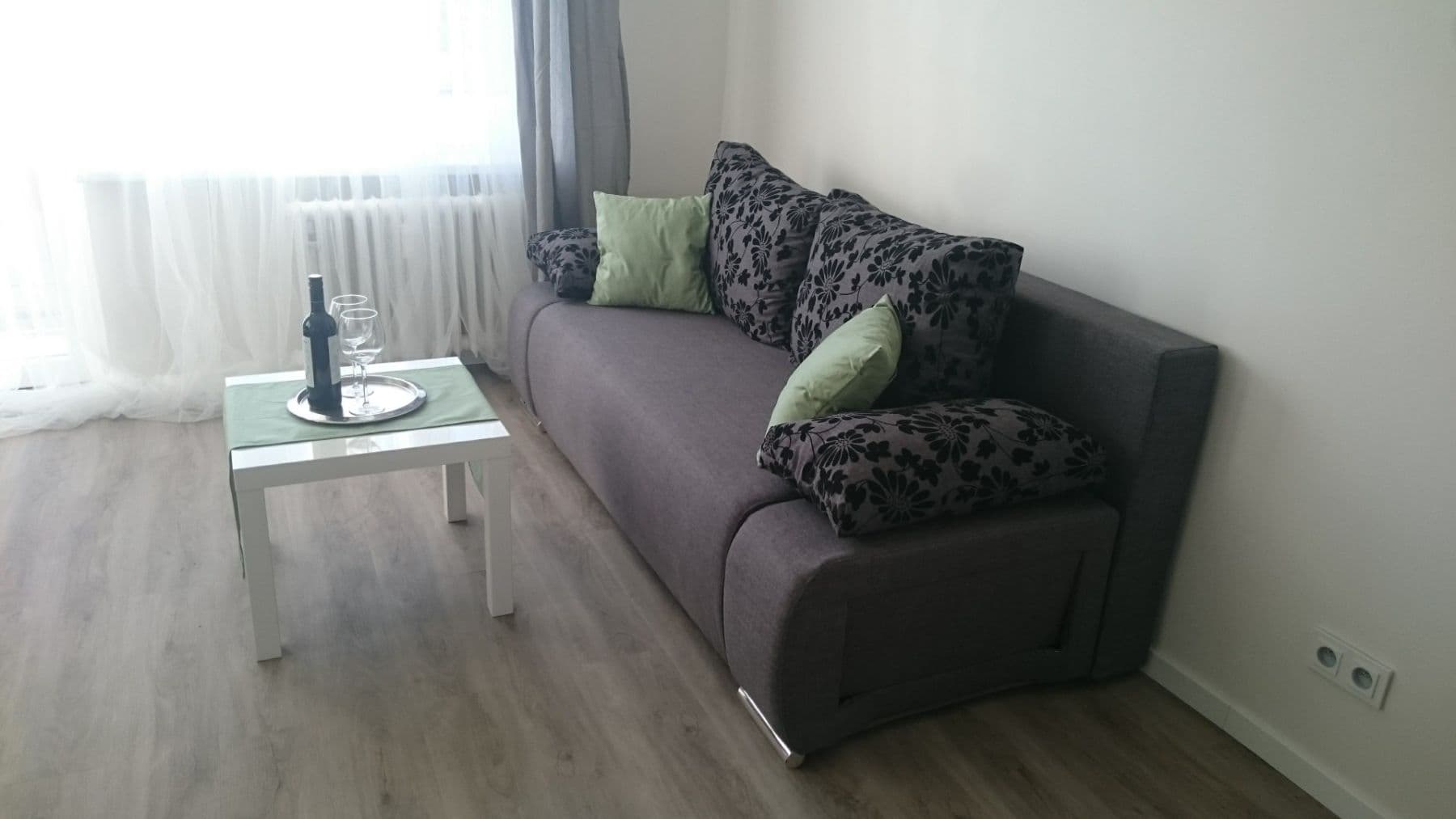 Pronájem bytu 2+kk 54 m², Pod Lipami, Praha, Praha Pronájem bytu 2+kk 54 m², Pod Lipami, Praha, Praha