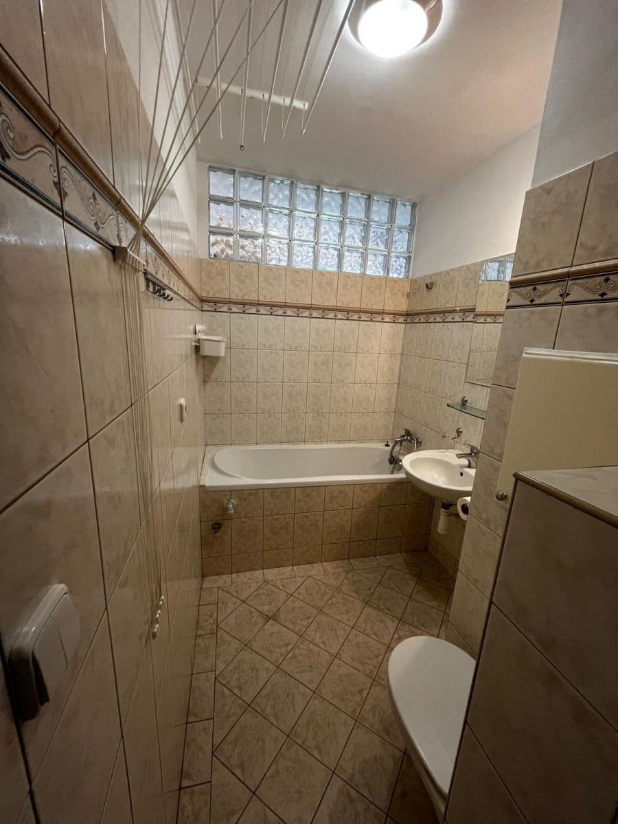 Pronájem bytu 3+1 74 m², Družba, Brumov-Bylnice, Zlínský kraj Pronájem bytu 3+1 74 m², Družba, Brumov-Bylnice, Zlínský kraj