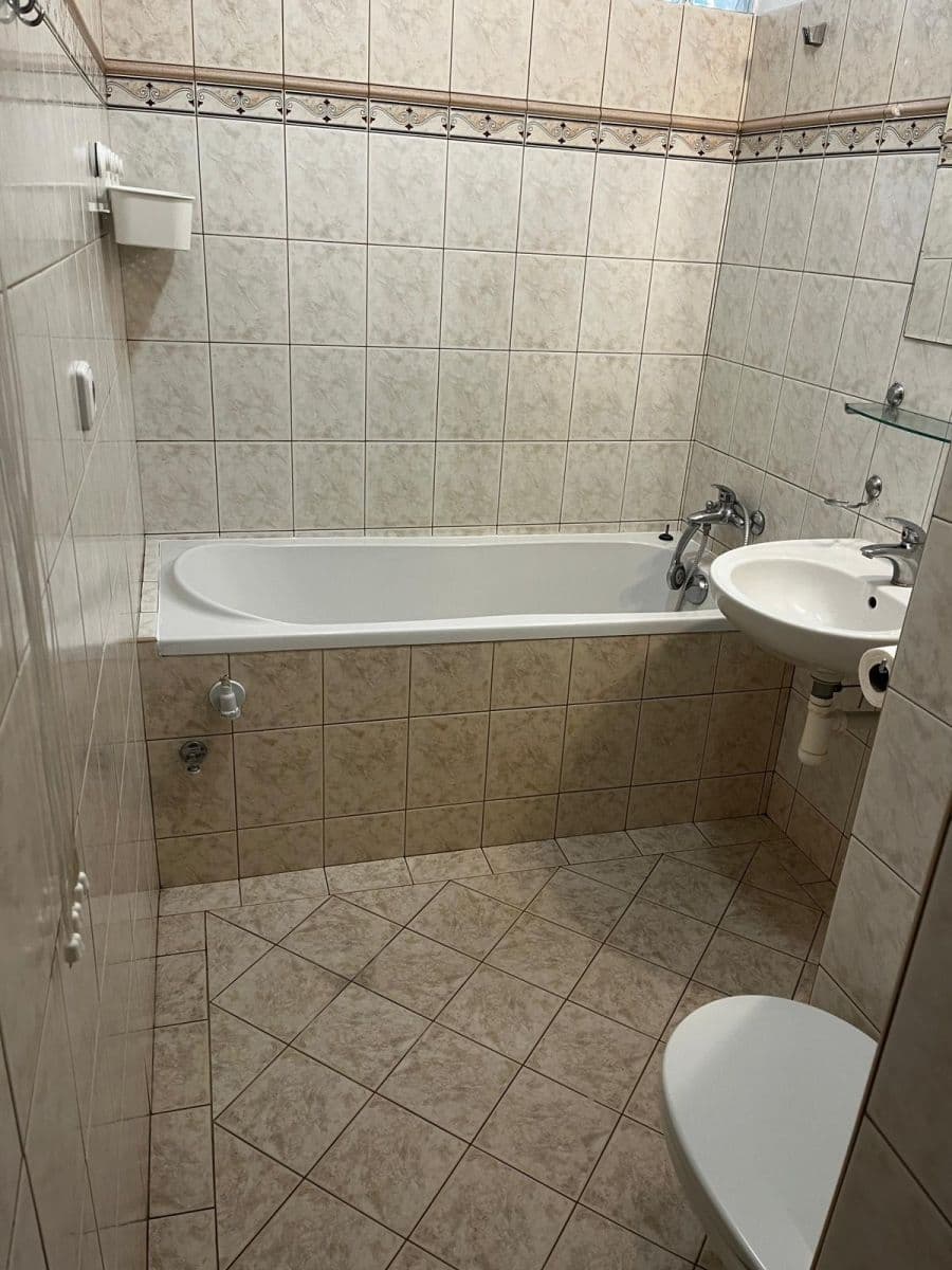 Pronájem bytu 3+1 74 m², Družba, Brumov-Bylnice, Zlínský kraj Pronájem bytu 3+1 74 m², Družba, Brumov-Bylnice, Zlínský kraj