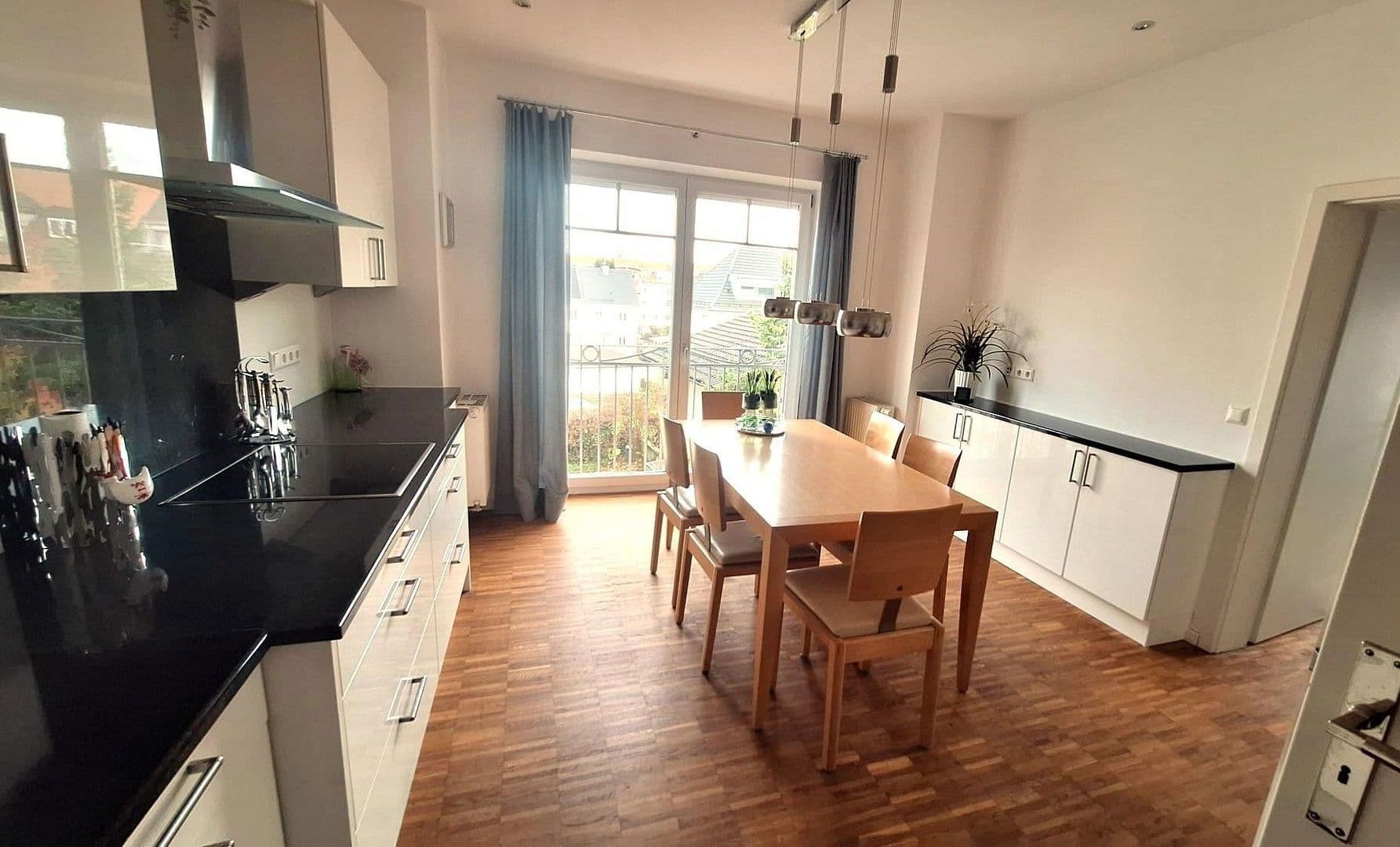 Pronájem bytu 2+1 90 m², Ellmaierstraße 6, Rosenheim, Bavorsko Pronájem bytu 2+1 90 m², Ellmaierstraße 6, Rosenheim, Bavorsko