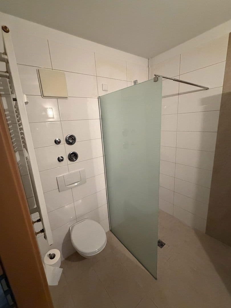Pronájem bytu 1+1 45 m², Eierstr. X, Stuttgart, Bádensko-Württembersko Pronájem bytu 1+1 45 m², Eierstr. X, Stuttgart, Bádensko-Württembersko