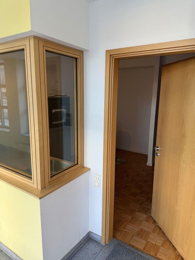 Pronájem bytu 1+1 45 m², Eierstr. X, Stuttgart, Bádensko-Württembersko Pronájem bytu 1+1 45 m², Eierstr. X, Stuttgart, Bádensko-Württembersko