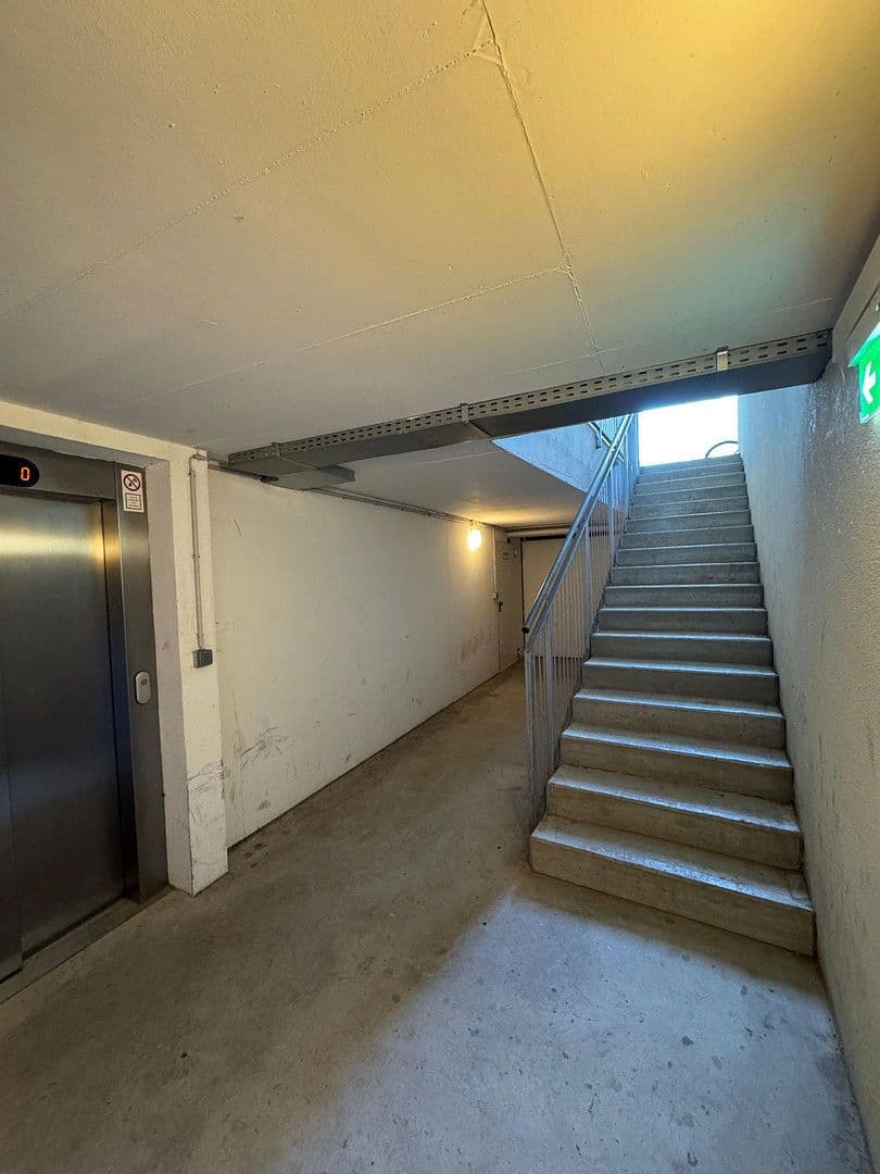 Pronájem garáže, Überfuhrgasse 41, Graz, Štýrsko Pronájem garáže, Überfuhrgasse 41, Graz, Štýrsko